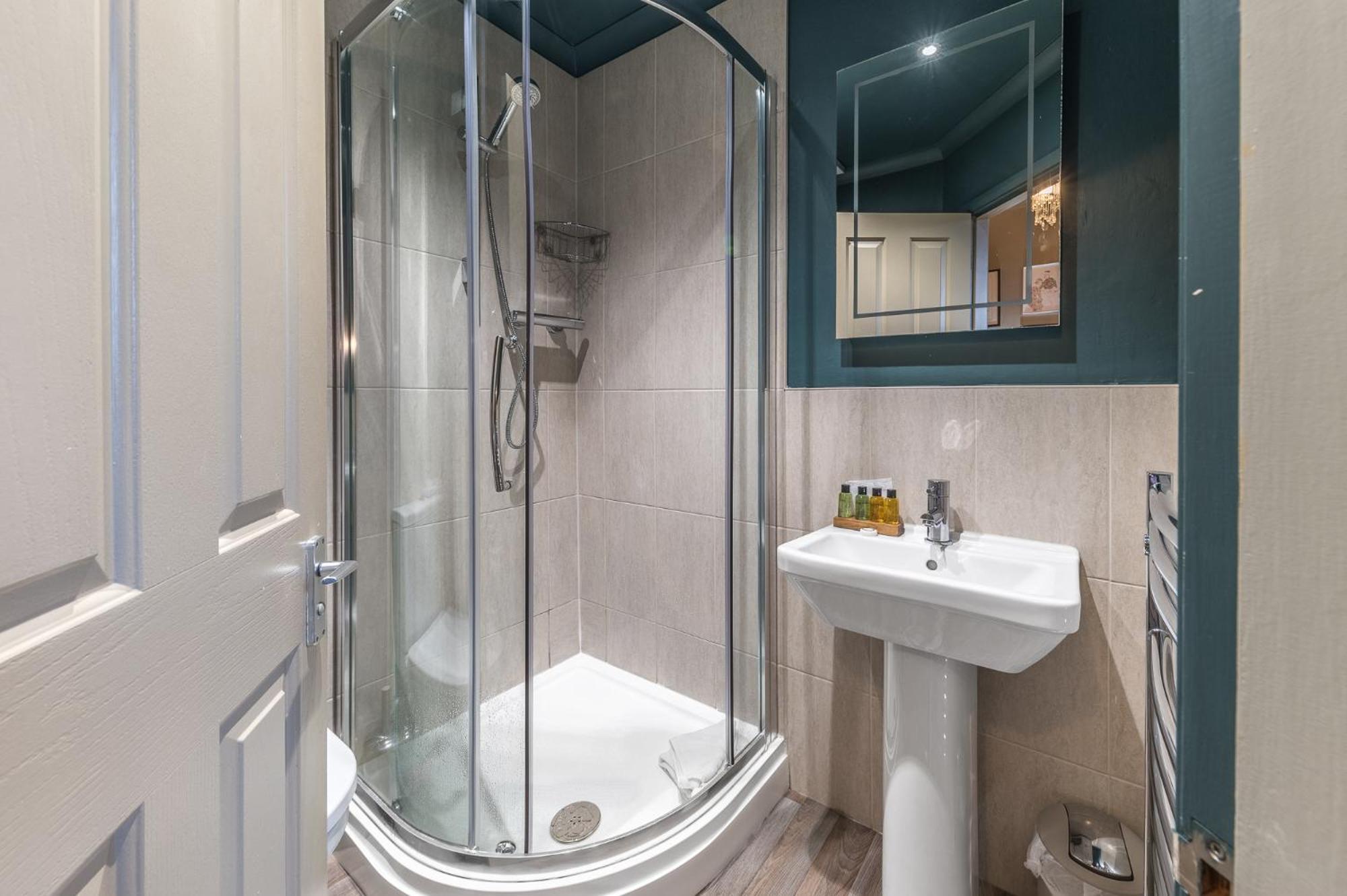 1869 Hotel Ambleside Ngoại thất bức ảnh